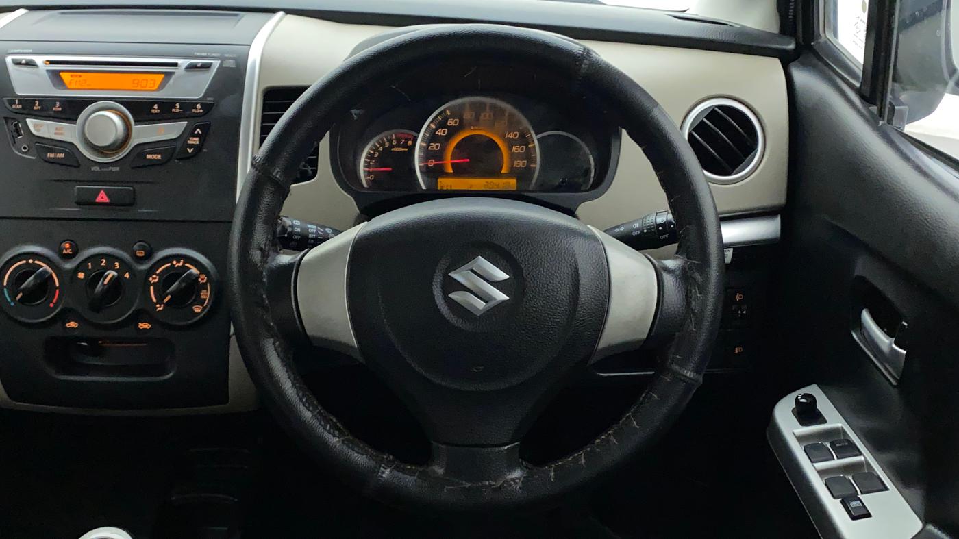 2013 Maruti Wagon R 1.0 VXI, Petrol, Manual, 30,418 km, Steering Wheel Close Up