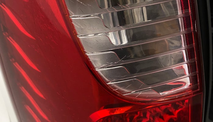 2013 Maruti Wagon R 1.0 VXI, Petrol, Manual, 30,418 km, Left tail light - Minor scratches