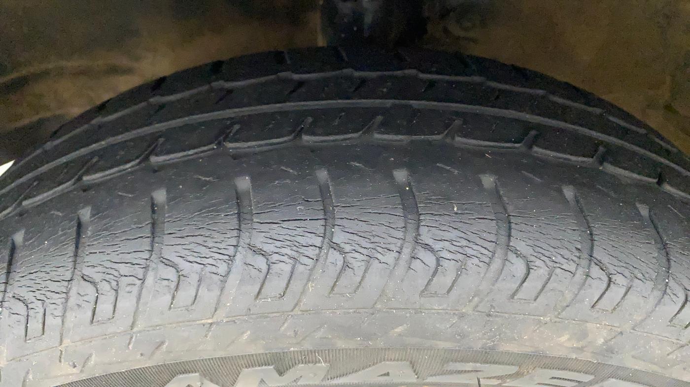 2013 Maruti Wagon R 1.0 VXI, Petrol, Manual, 30,418 km, Left Front Tyre Tread