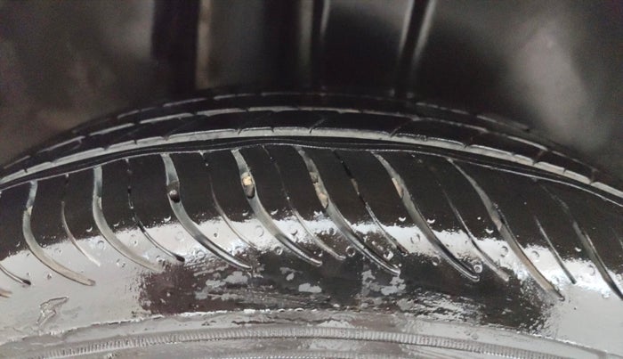 2021 Maruti Ciaz ALPHA 1.5 SHVS PETROL, Petrol, Manual, 61,614 km, Right Rear Tyre Tread