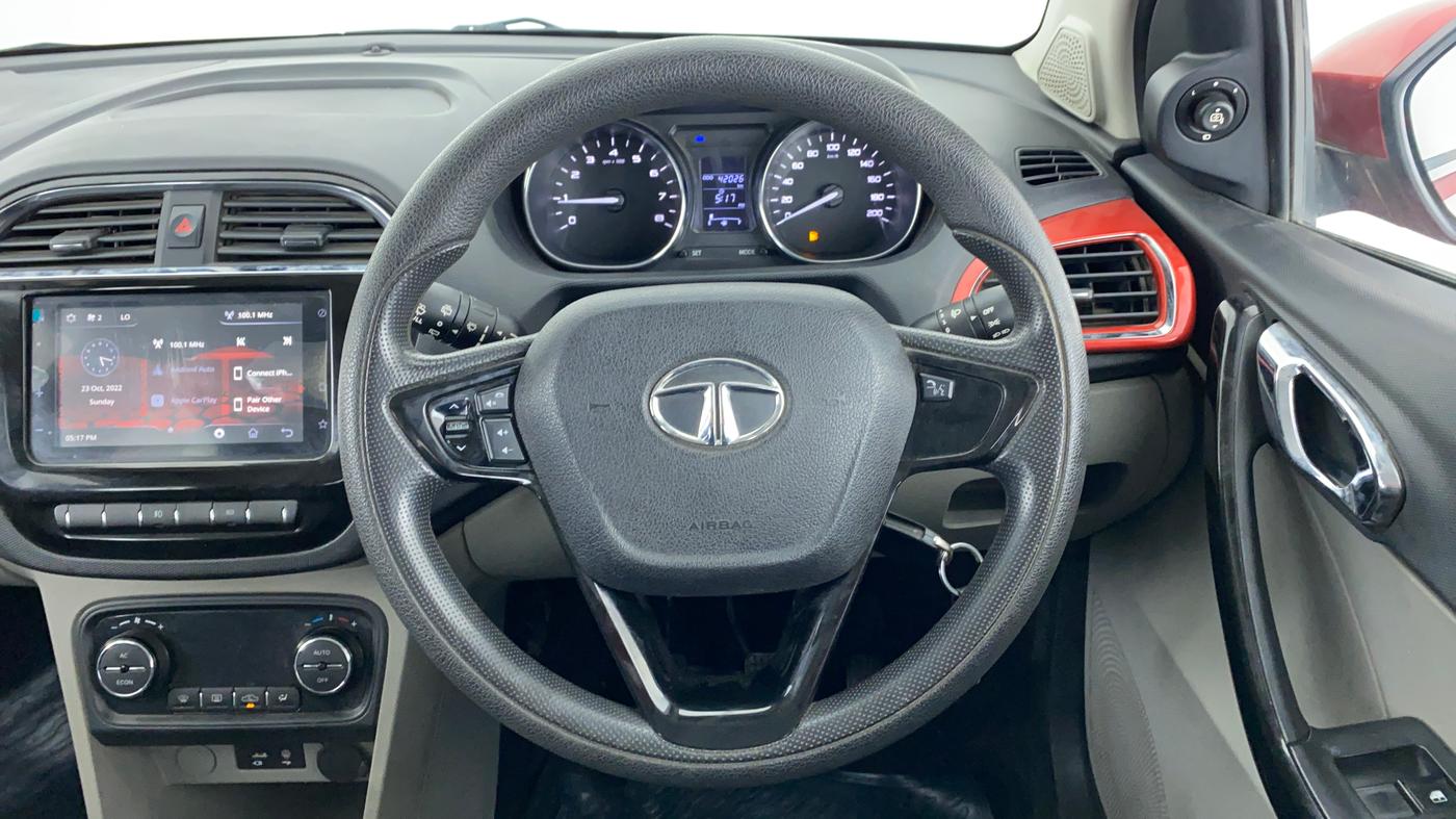 2019 Tata Tiago XZ+ 1.2 Revotron, Petrol, Manual, 42,128 km, Steering Wheel Close Up