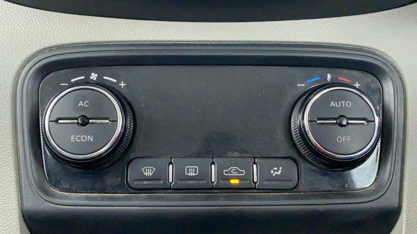 2019 Tata Tiago XZ+ 1.2 Revotron, Petrol, Manual, 42,128 km, Automatic Climate Control