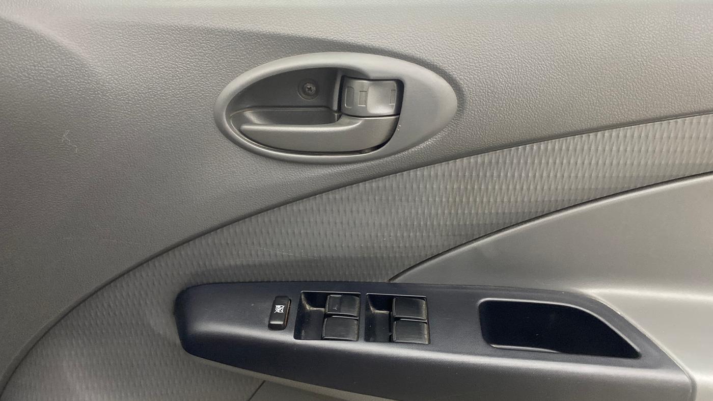 2013 Toyota Etios Liva GD, Diesel, Manual, 96,330 km, Driver Side Door Panels Control
