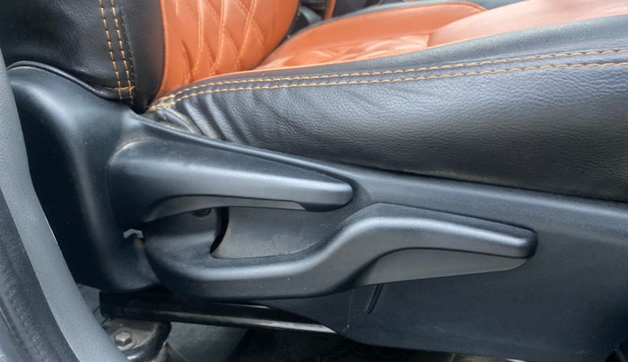 2013 Toyota Etios Liva GD, Diesel, Manual, 96,330 km, Driver Side Adjustment Panel