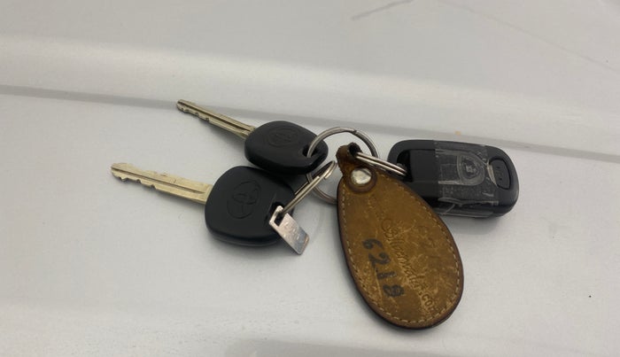 2013 Toyota Etios Liva GD, Diesel, Manual, 96,330 km, Key Close Up