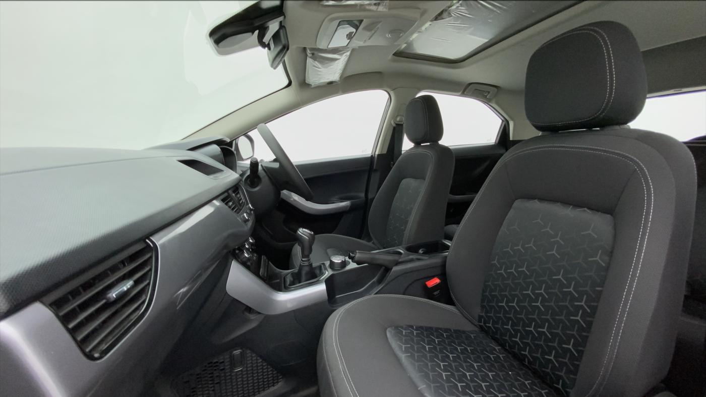 2021 Tata NEXON XM SUNROOF PETROL, Petrol, Manual, 18,528 km, Right Side Front Door Cabin