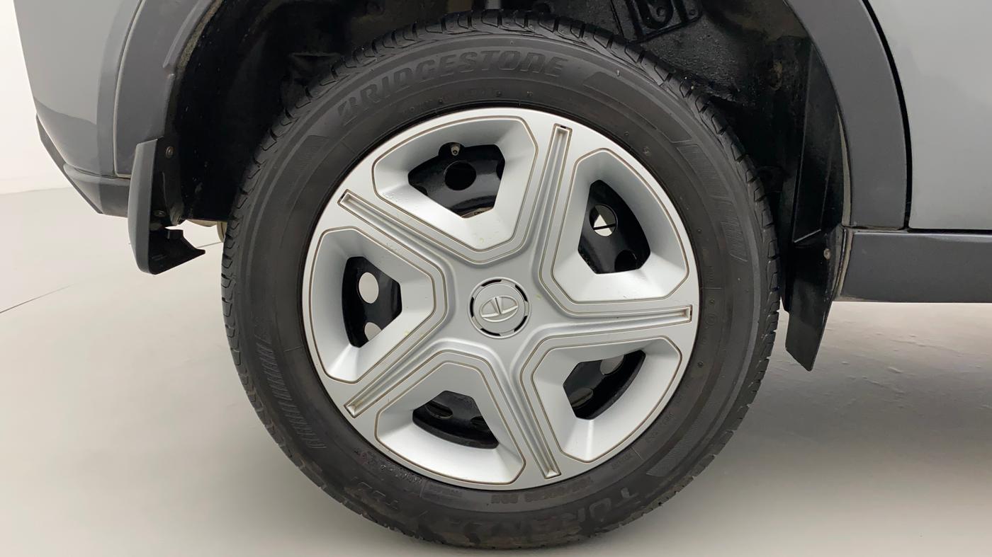 2021 Tata NEXON XM SUNROOF PETROL, Petrol, Manual, 18,528 km, Right Rear Wheel