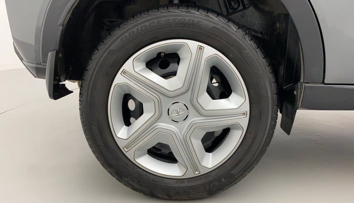 2021 Tata NEXON XM SUNROOF PETROL, Petrol, Manual, 18,528 km, Right Rear Wheel
