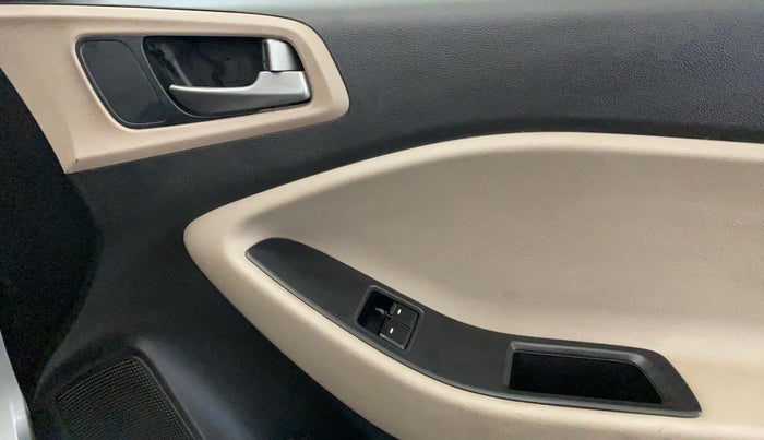 2016 Hyundai Elite i20 ERA 1.2, Petrol, Manual, 19,124 km, Driver Side Door Panels Control