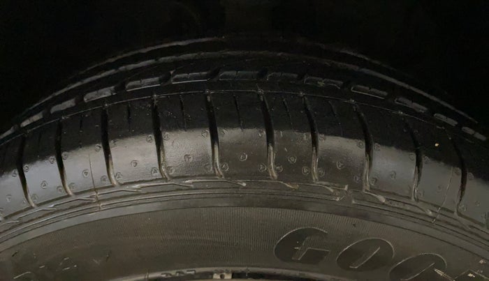 2016 Hyundai Elite i20 ERA 1.2, Petrol, Manual, 19,124 km, Right Front Tyre Tread