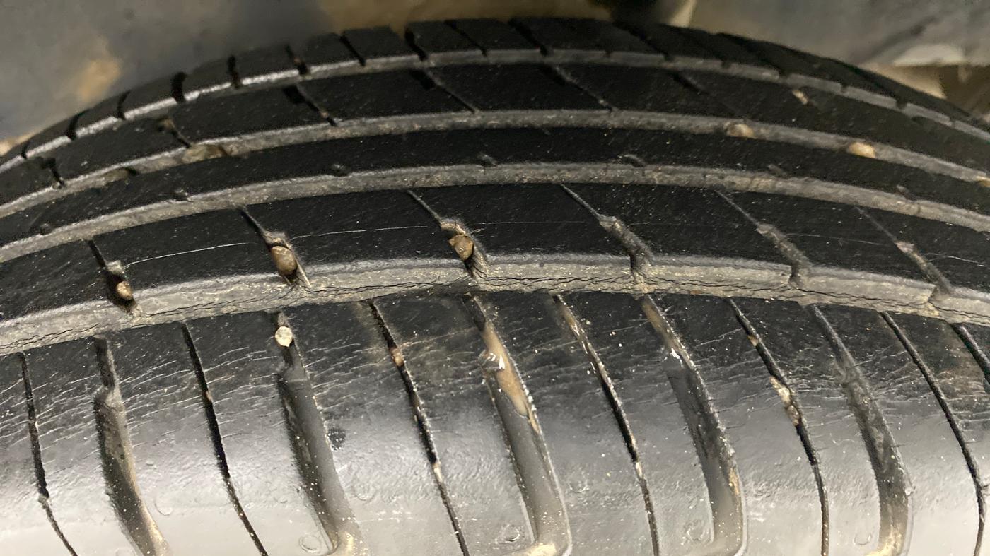 2018 Renault Kwid CLIMBER 1.0 AT, Petrol, Automatic, 27,498 km, Left Rear Tyre Tread