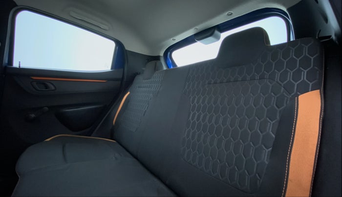 2018 Renault Kwid CLIMBER 1.0 AT, Petrol, Automatic, 27,498 km, Right Side Rear Door Cabin