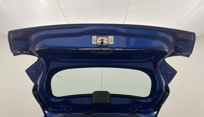 2018 Renault Kwid CLIMBER 1.0 AT, Petrol, Automatic, 27,498 km, Boot Door Open