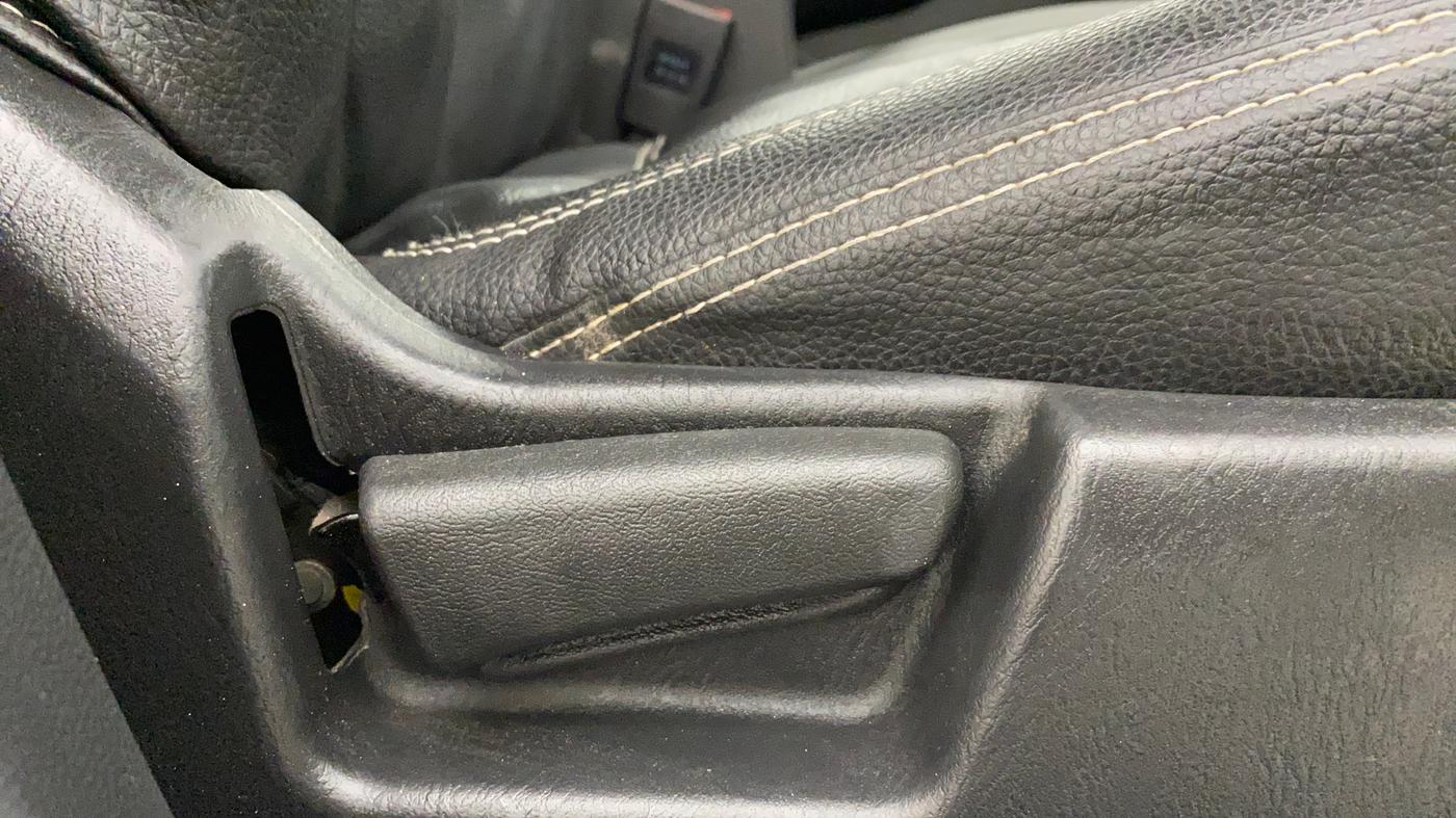 2023 Maruti Alto LXI O, Petrol, Manual, 38,456 km, Driver Side Adjustment Panel