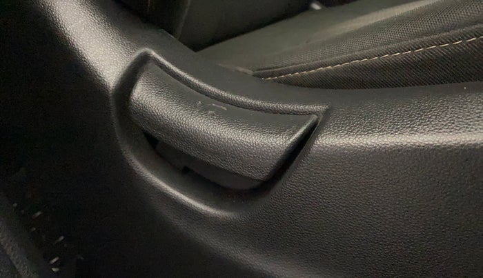 2017 Hyundai Creta E PLUS 1.6 PETROL, Petrol, Manual, 40,289 km, Driver Side Adjustment Panel