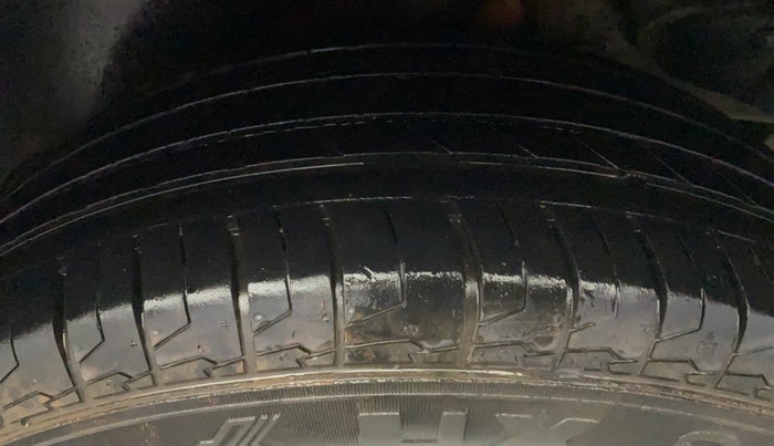 2017 Hyundai Creta E PLUS 1.6 PETROL, Petrol, Manual, 40,289 km, Left Rear Tyre Tread