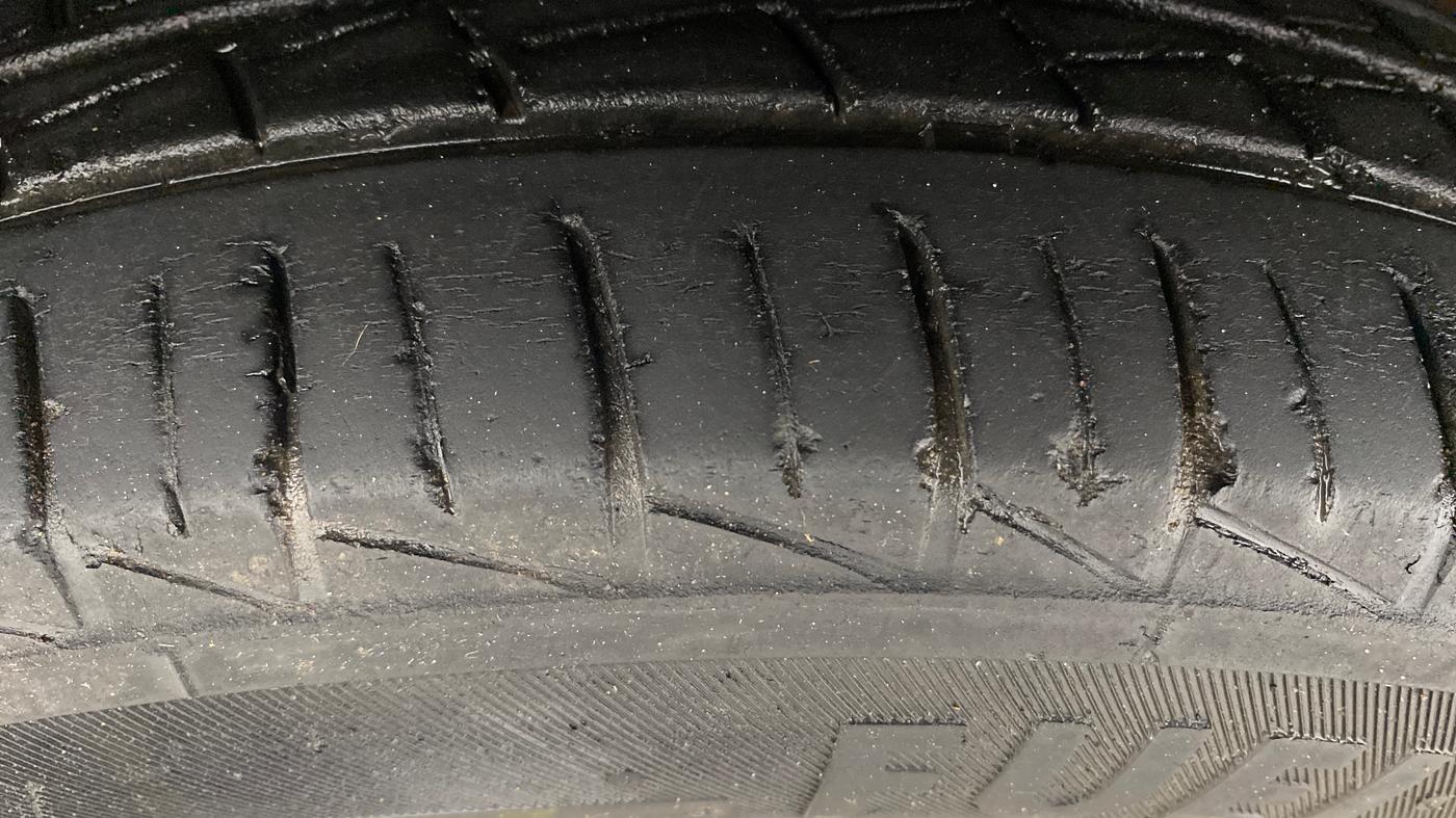 2022 Maruti Alto VXI PLUS, Petrol, Manual, 31,563 km, Left Front Tyre Tread