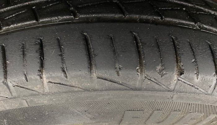 2022 Maruti Alto VXI PLUS, Petrol, Manual, 31,563 km, Left Front Tyre Tread