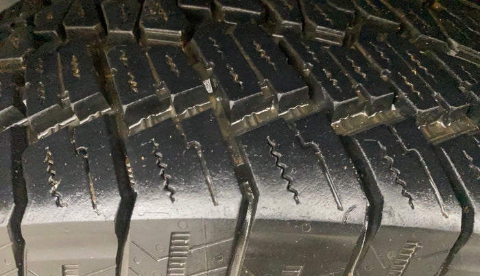 2023 Mahindra Thar LX P 2WD AT HT, Petrol, Automatic, 12,332 km, Left Rear Tyre Tread