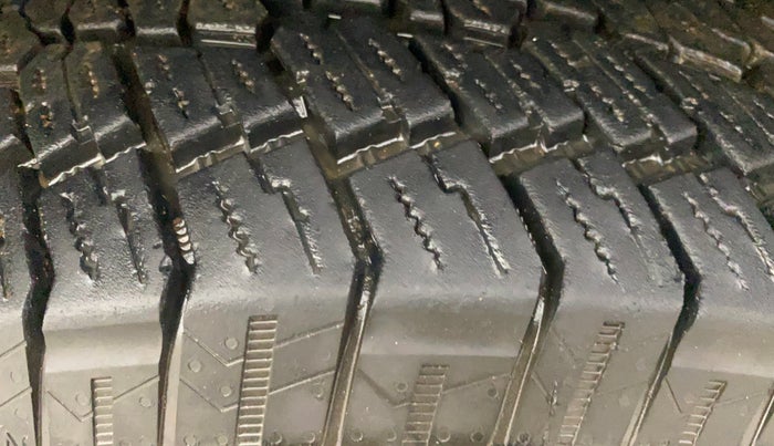 2023 Mahindra Thar LX P 2WD AT HT, Petrol, Automatic, 12,332 km, Right Front Tyre Tread