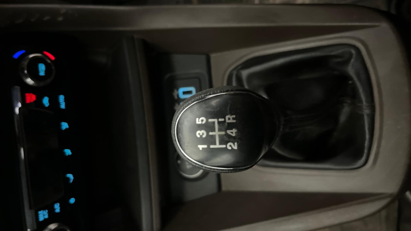 2019 Ford FREESTYLE TITANIUM PLUS 1.2 PETROL, Petrol, Manual, 23,876 km, Gear Lever