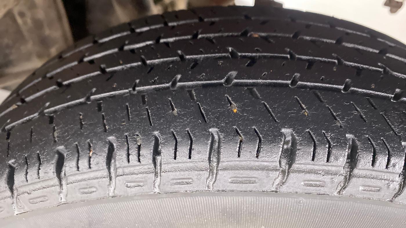 2017 Maruti Alto K10 VXI (O) AMT, Petrol, Automatic, 40,903 km, Left Rear Tyre Tread