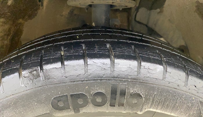 2017 Maruti Baleno ZETA PETROL 1.2, Petrol, Manual, 29,817 km, Right Front Tyre Tread