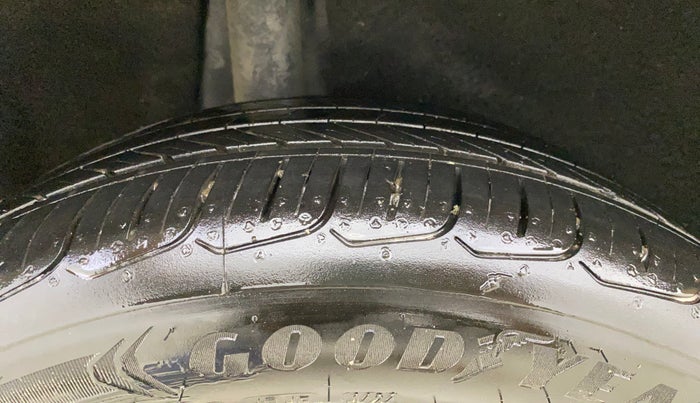 2017 Maruti Baleno ZETA PETROL 1.2, Petrol, Manual, 29,817 km, Right Rear Tyre Tread