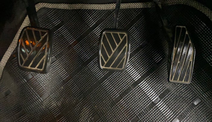 2017 Maruti Baleno ZETA PETROL 1.2, Petrol, Manual, 29,817 km, Pedals