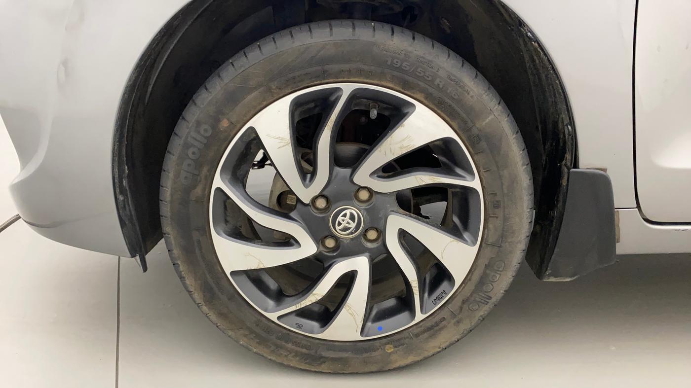 2019 Toyota Glanza V, Petrol, Manual, 22,476 km, Left Front Wheel