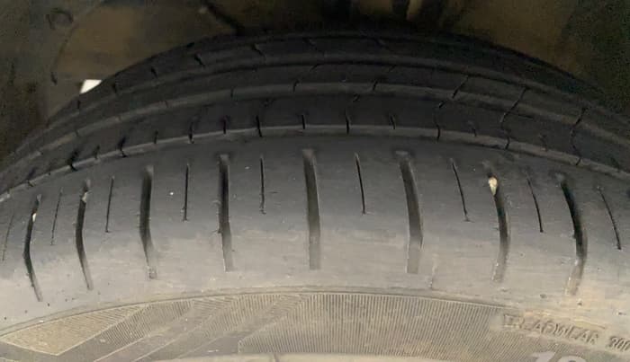 2019 Toyota Glanza V, Petrol, Manual, 22,476 km, Left Front Tyre Tread