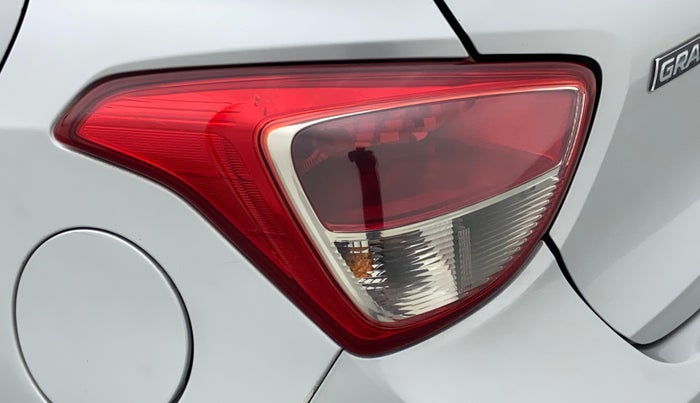 2015 Hyundai Grand i10 SPORTZ 1.2 KAPPA VTVT, Petrol, Manual, 90,358 km, Left tail light - Minor scratches