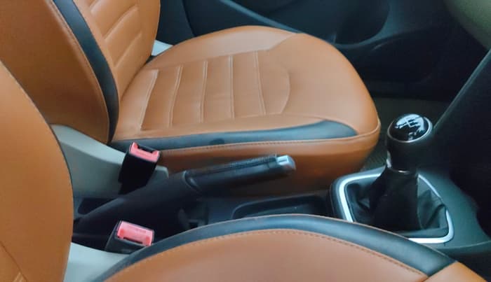 2014 Volkswagen Polo HIGHLINE1.2L, Petrol, Manual, 45,977 km, Gear Lever