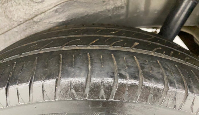 2016 Maruti Wagon R 1.0 VXI AMT, Petrol, Automatic, 41,097 km, Left Rear Tyre Tread