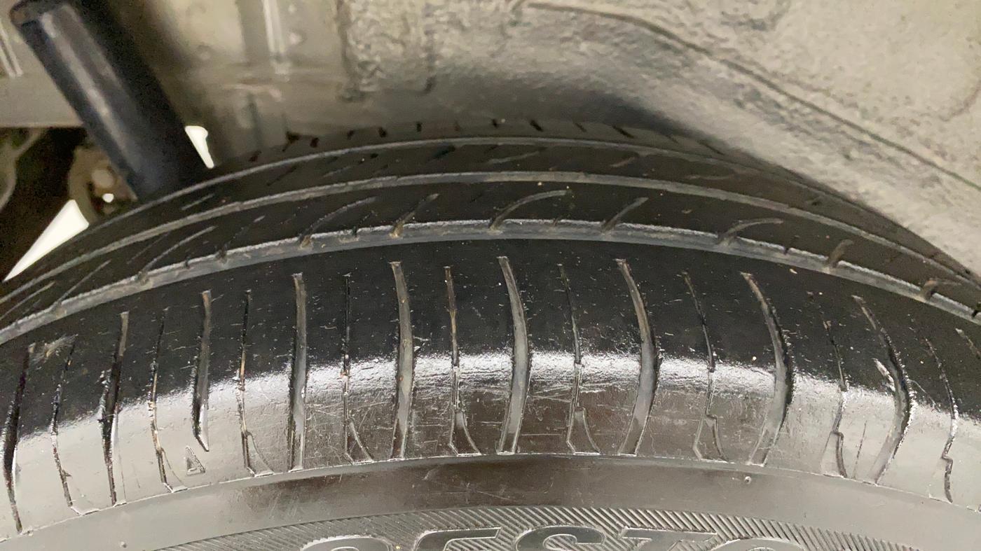 2016 Maruti Wagon R 1.0 VXI AMT, Petrol, Automatic, 41,097 km, Right Rear Tyre Tread