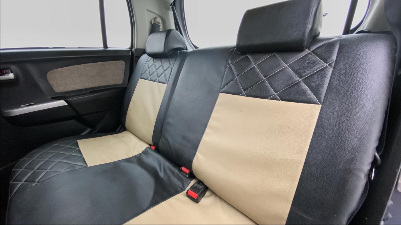 2016 Maruti Wagon R 1.0 VXI AMT, Petrol, Automatic, 41,097 km, Right Side Door Cabin View