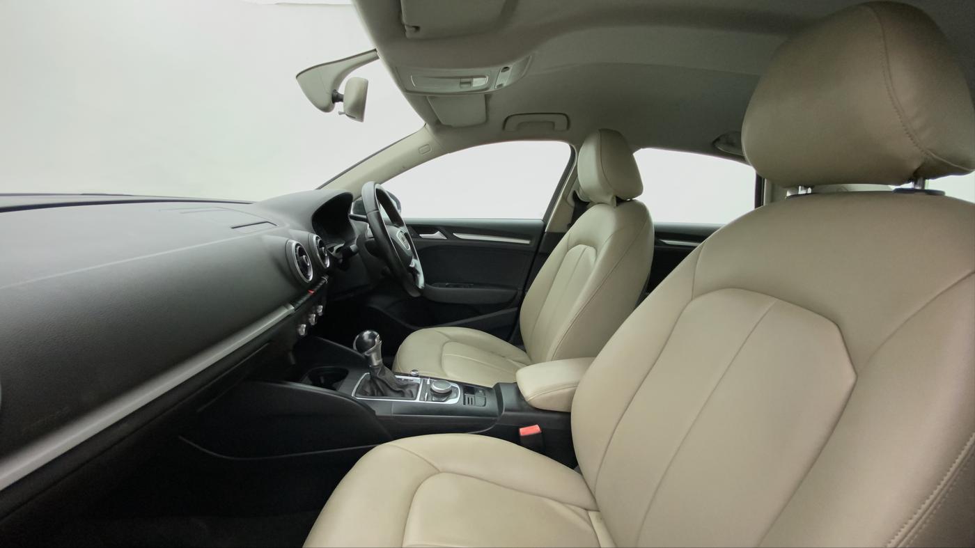 2014 Audi A3 35TDI PREMIUM, Diesel, Automatic, 92,417 km, Right Side Front Door Cabin