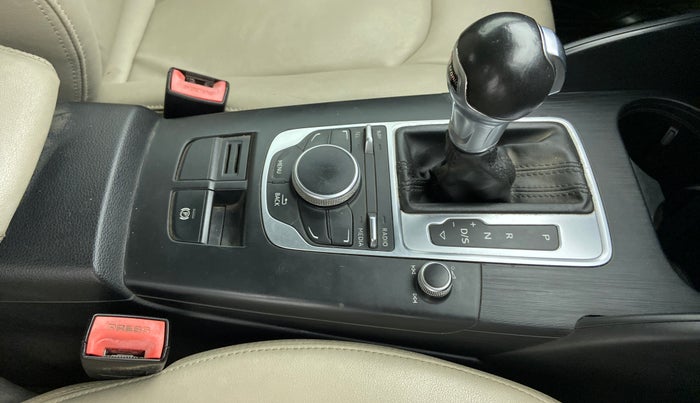 2014 Audi A3 35TDI PREMIUM, Diesel, Automatic, 92,417 km, Gear Lever