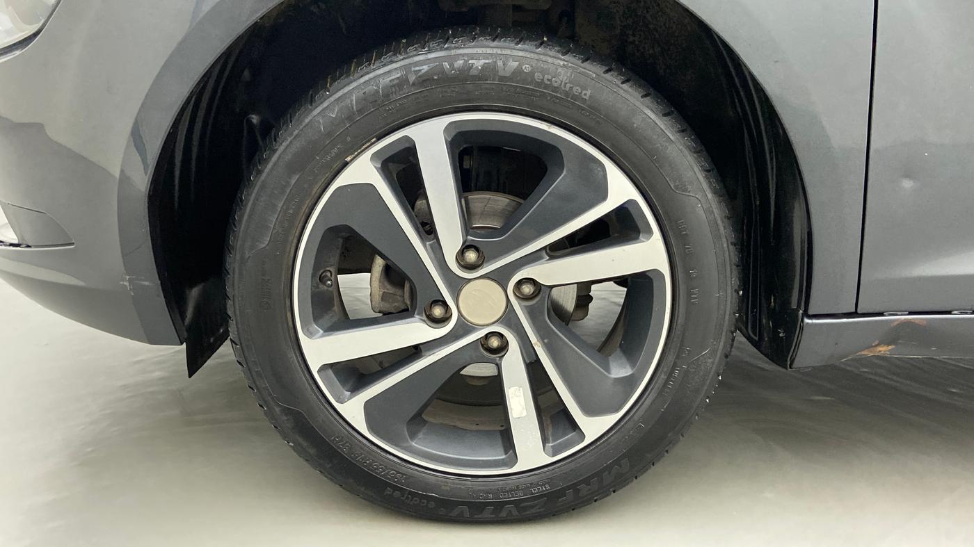 2021 Tata ALTROZ XZ 1.2, Petrol, Manual, 22,330 km, Left Front Wheel