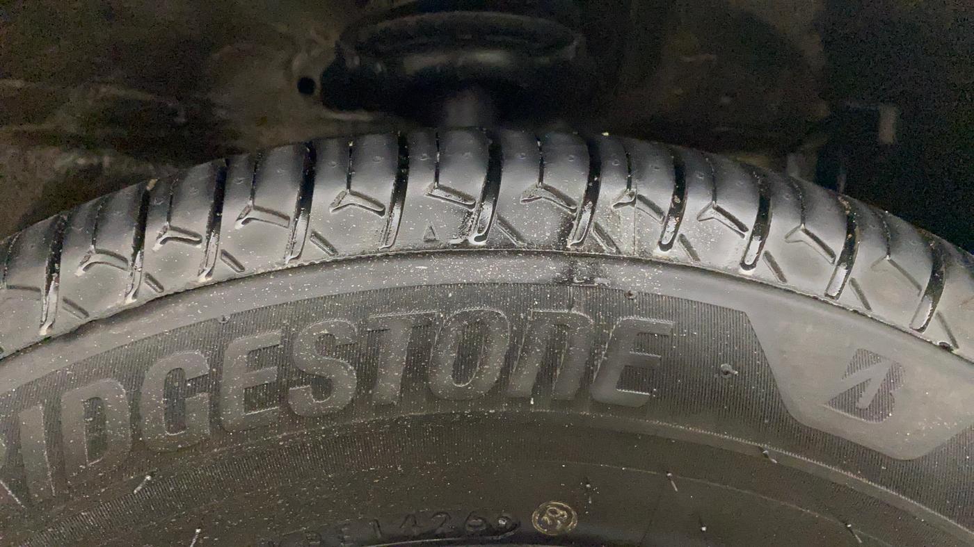 2015 Maruti Swift VXI, Petrol, Manual, 85,193 km, Right Front Tyre Tread
