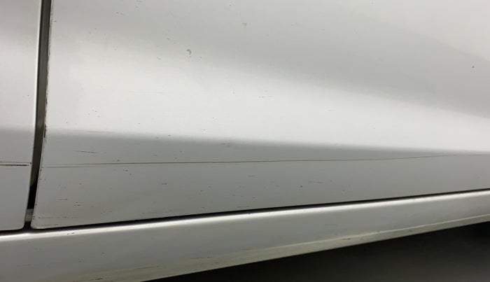 2010 Hyundai i20 MAGNA (O) 1.2, Petrol, Manual, 73,362 km, Driver-side door - Minor scratches