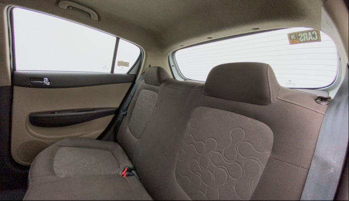 2010 Hyundai i20 MAGNA (O) 1.2, Petrol, Manual, 73,362 km, Right Side Rear Door Cabin