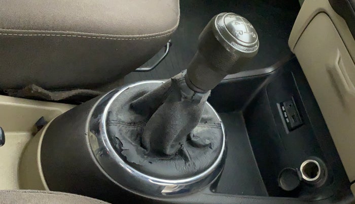 2010 Hyundai i20 MAGNA (O) 1.2, Petrol, Manual, 73,362 km, Gear lever - Boot cover slightly torn