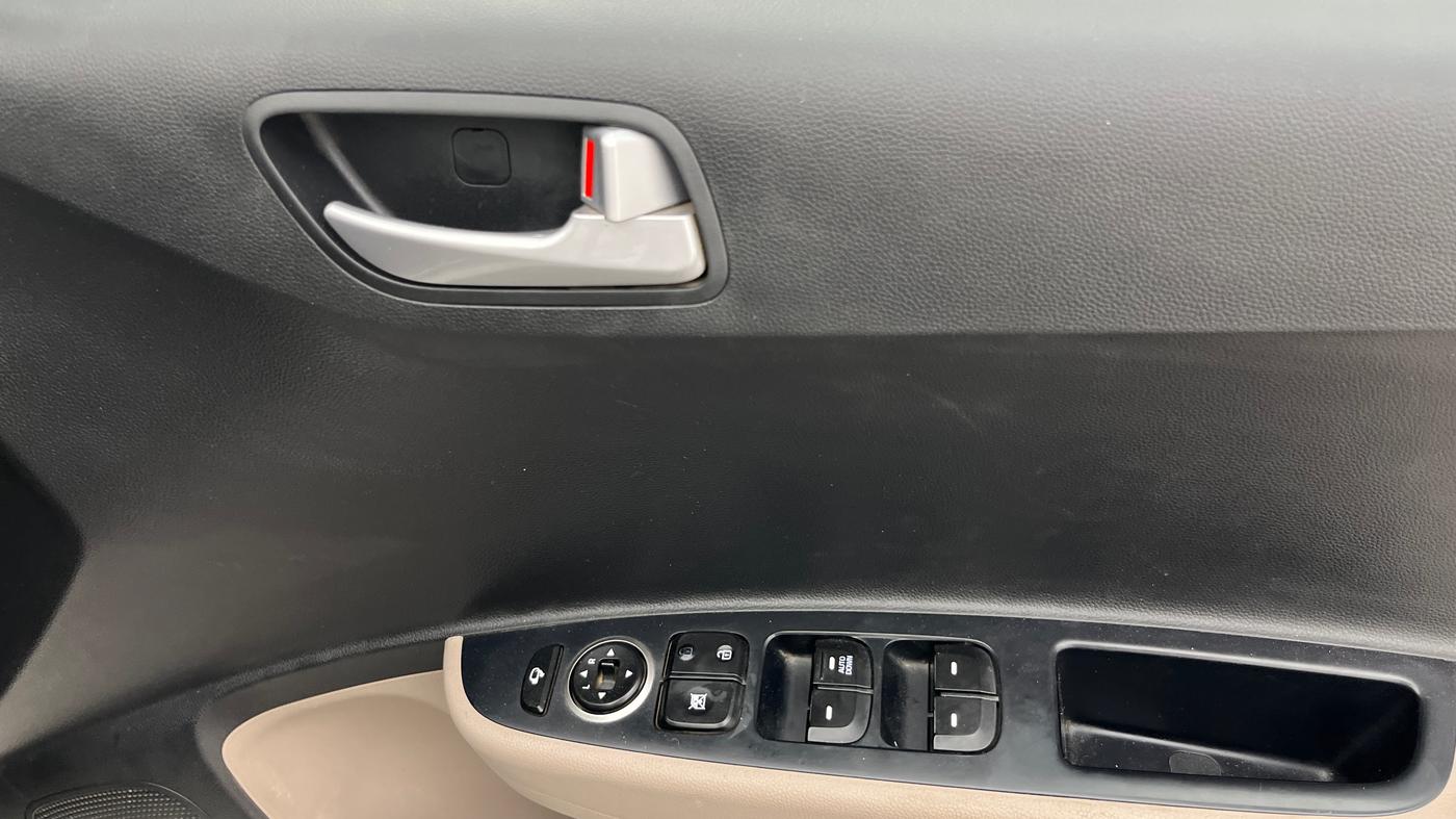 2017 Hyundai Grand i10 ASTA 1.2 KAPPA VTVT, Petrol, Manual, 51,568 km, Driver Side Door Panels Control