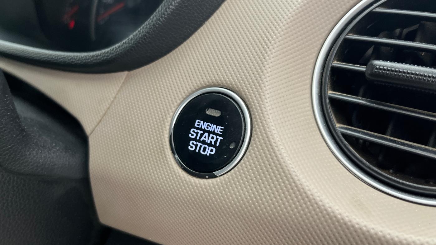 2017 Hyundai Grand i10 ASTA 1.2 KAPPA VTVT, Petrol, Manual, 51,568 km, Keyless Start/ Stop Button