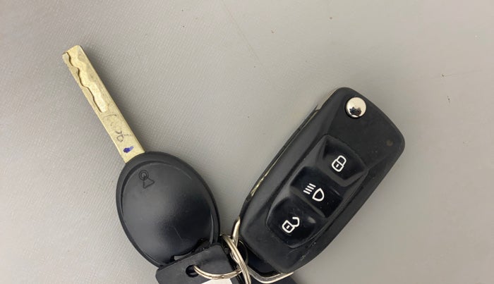 2020 Tata Tiago XT PETROL, Petrol, Manual, 35,357 km, Key Close Up