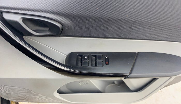 2020 Tata Tiago XT PETROL, Petrol, Manual, 35,357 km, Driver Side Door Panels Control
