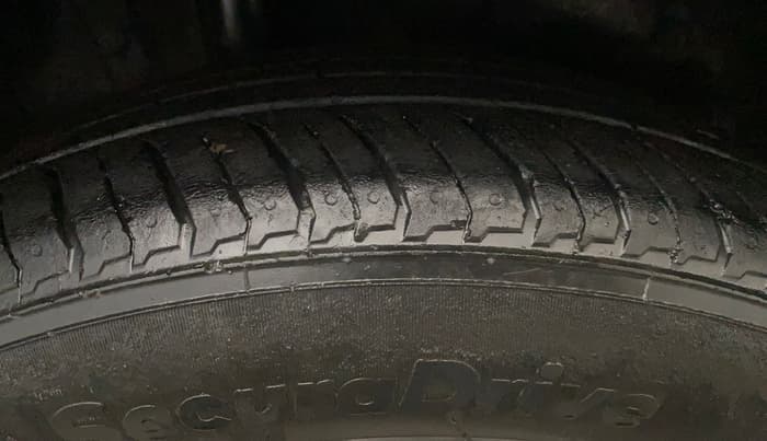 2017 Honda WR-V 1.2L I-VTEC VX MT, Petrol, Manual, 92,733 km, Right Rear Tyre Tread