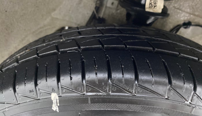 2021 Maruti Alto VXI PLUS, Petrol, Manual, 8,986 km, Right Front Tyre Tread