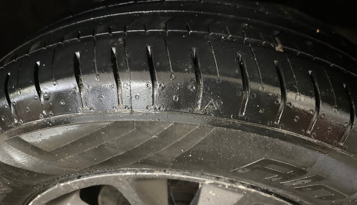 2018 Hyundai Elite i20 ASTA 1.2, Petrol, Manual, 65,884 km, Right Front Tyre Tread